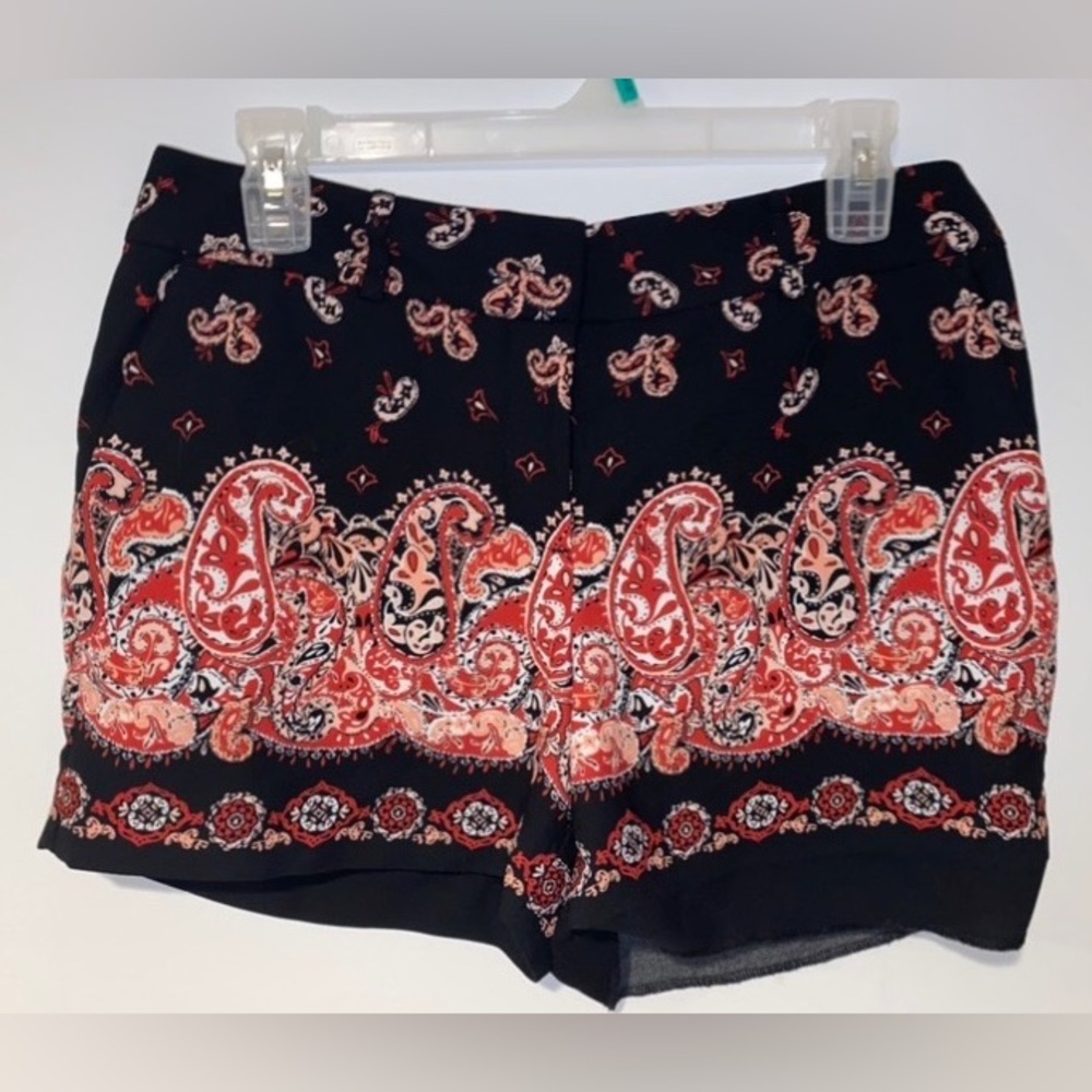 Ann Taylor LOFT Black bohohemian paisley shorts size 2